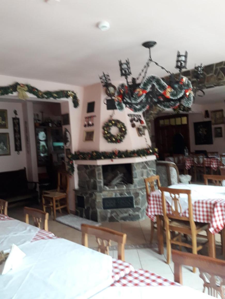 Panzio Anett Bed & Breakfast Pietroasa  Exterior photo