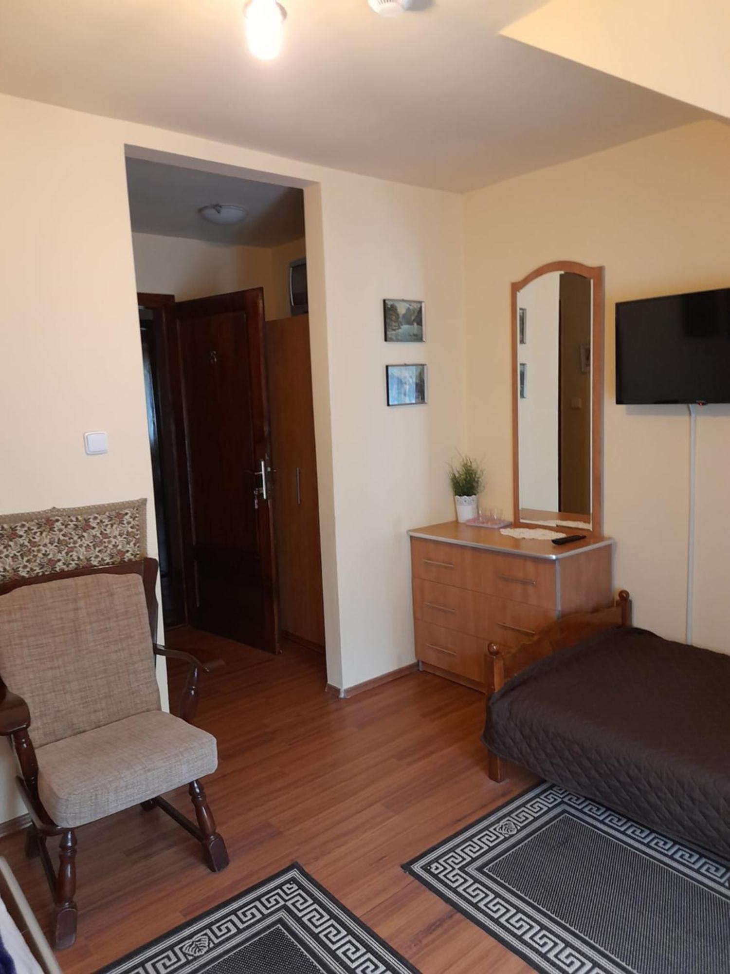 Panzio Anett Bed & Breakfast Pietroasa  Exterior photo